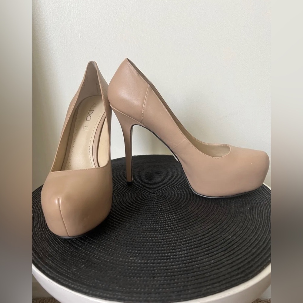 Aldo Friskney Faux Leather Platform Pumps Heels Sz EU40 Nude Beige Tan